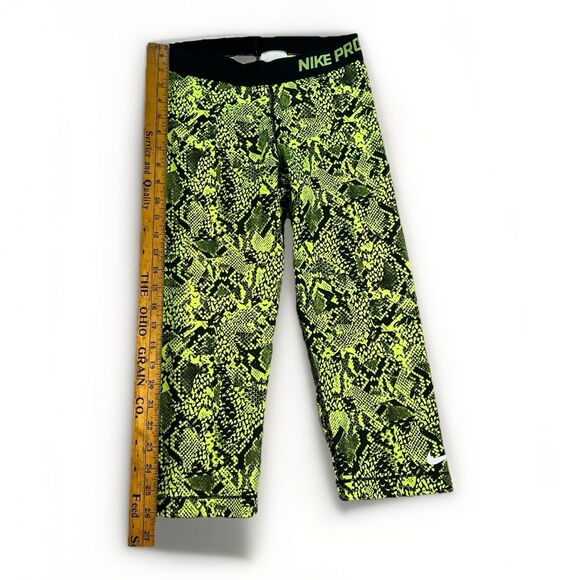 Nike Pro Dri-Fit Snake Print Womens Training Gym Cropped Leggings Size Medium - Picture 2 of 8